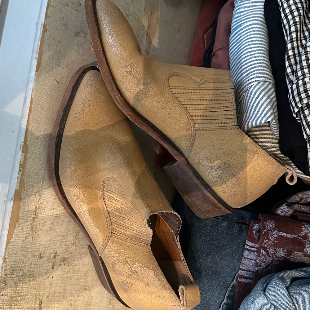 Frye women’s Brown Leather Boots